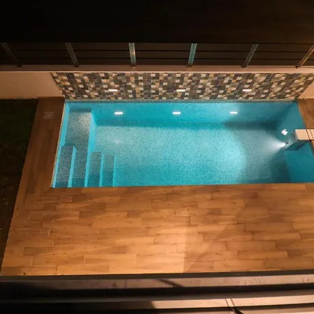 Luxurious, 3-bedroom With Private Pool