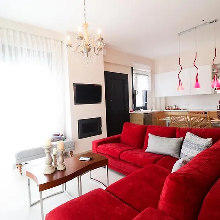 Luxurious, 3-bedroom With Private Pool Вилла