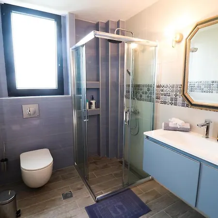 Luxurious, 3-bedroom With Private Pool Вилла